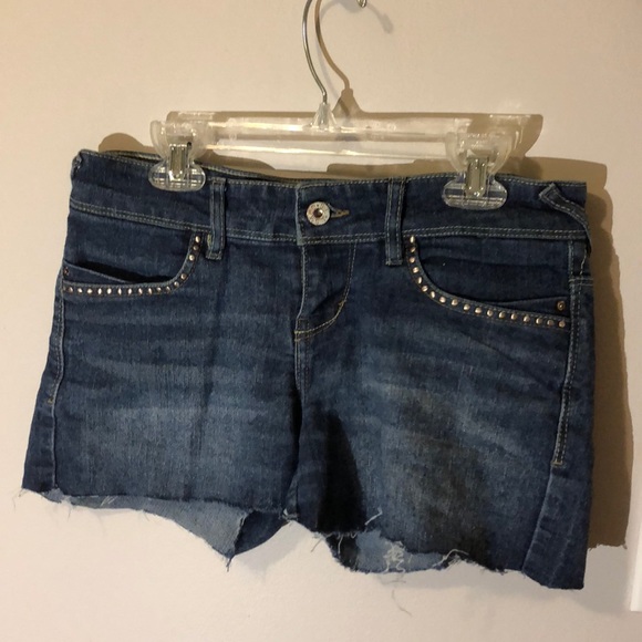 Levi’s juniors shorts - Picture 1 of 4